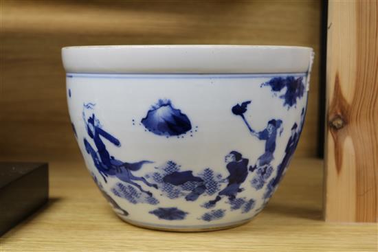 A Chinese blue and white bowl diameter 21.5cm